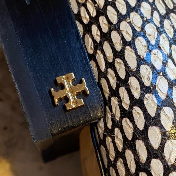 Tory Burch $300 King Cobra Pascal Smoking Pointed slip on Loafers Size 8 - Picture 10 of 13